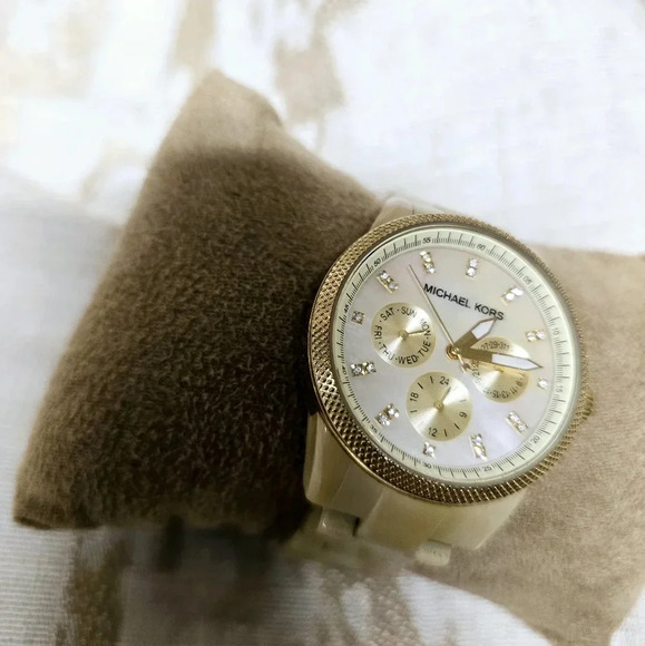 Michael Kors Mother Of Pearl Gold Tone Stainless Steel Horn Resin Jet Set MK5039 - Picture 12 of 13